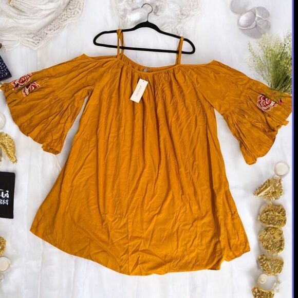 Feathers Yellow  Blouse - Picture 1 of 4